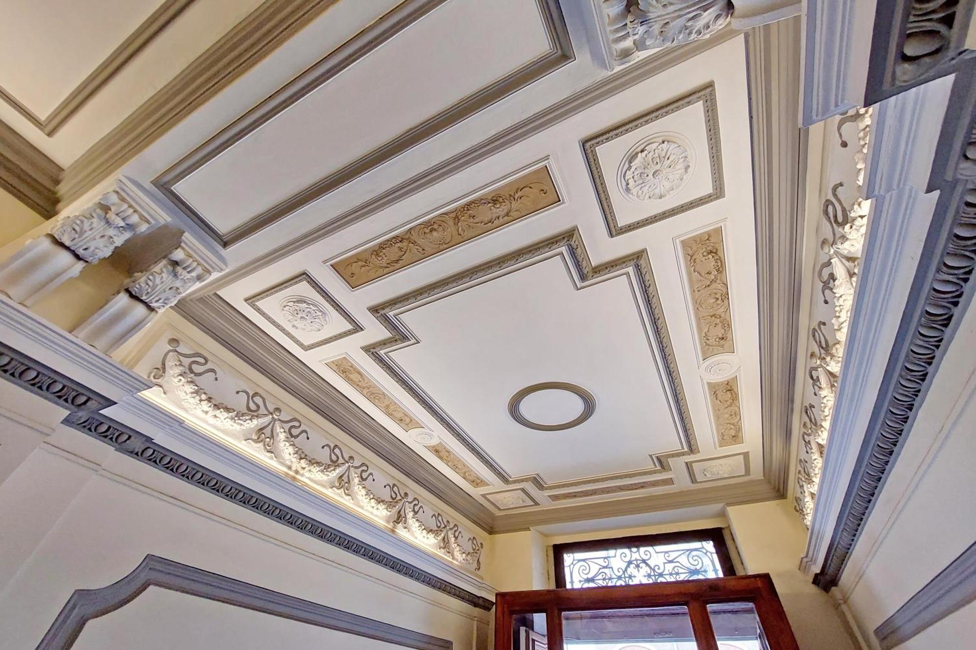 Nuova Casa Di Lusso Al Centro Di Appartamento