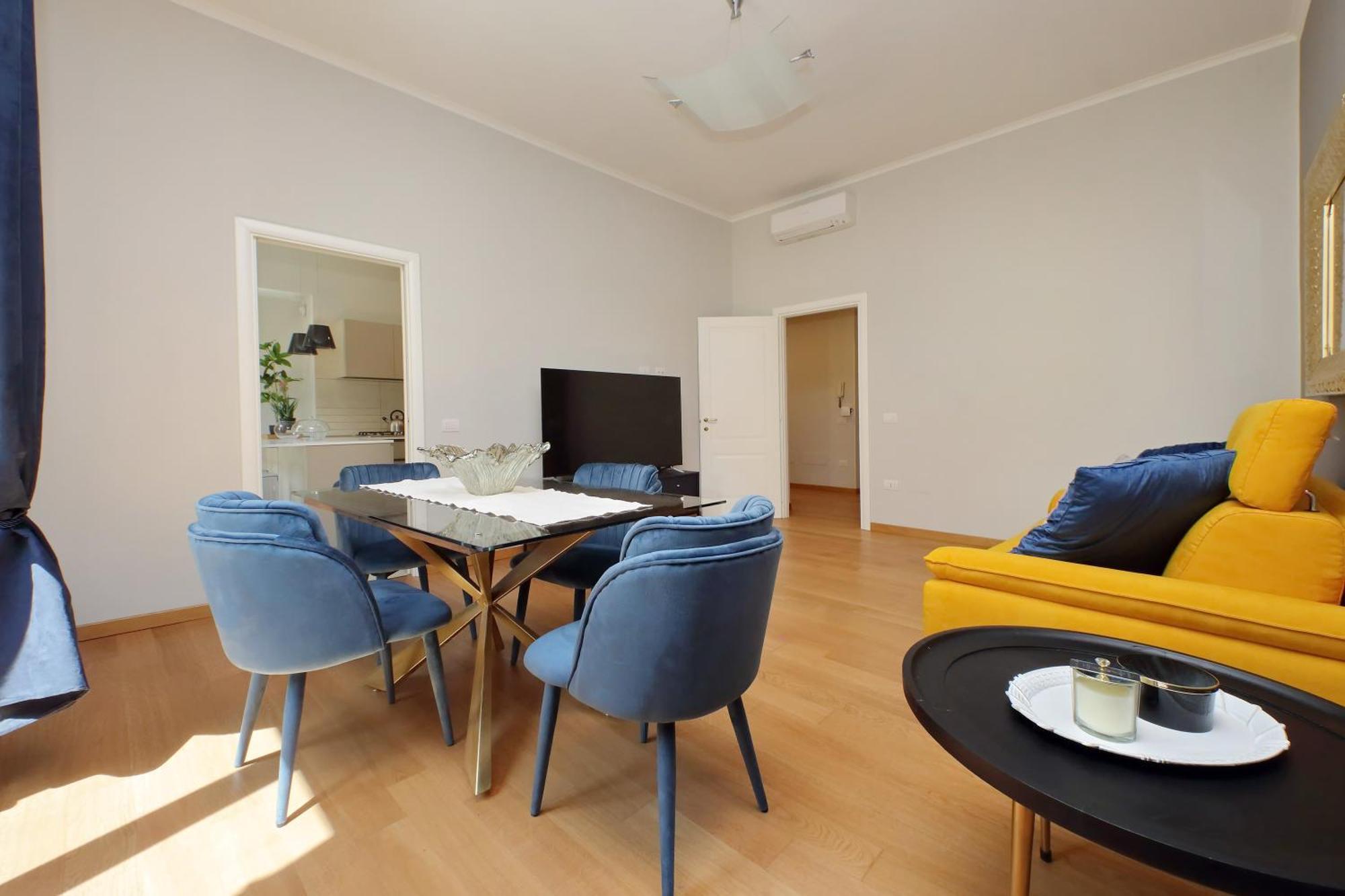 Nuova Casa Di Lusso Al Centro Di Appartamento *